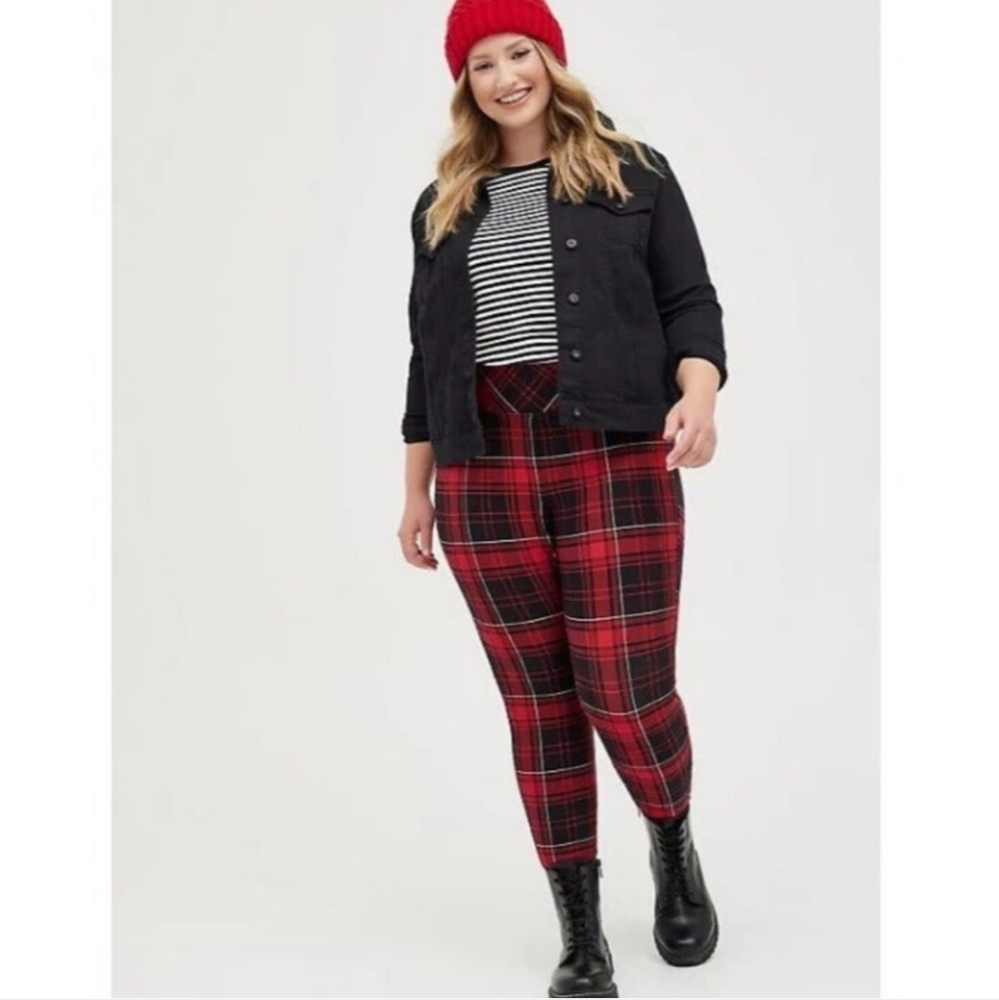 Torrid 2X Red Plaid Ponte Knit Pull on Skinny Leggings Pants